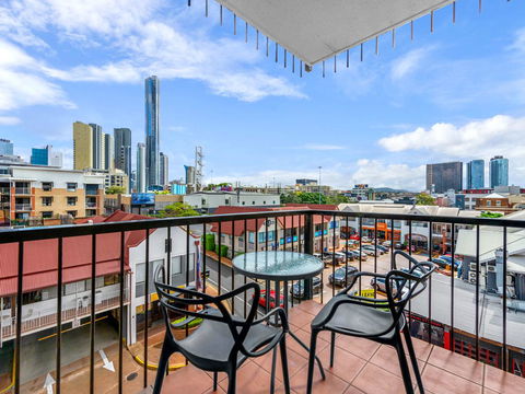 Central Brunswick Apartment Hotel - Cruises Travel 6