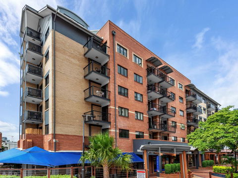 Central Brunswick Apartment Hotel - Cruises Travel 8