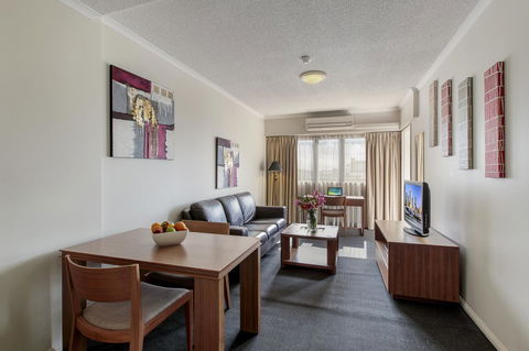 Central Brunswick Apartment Hotel - Cruises Travel 30