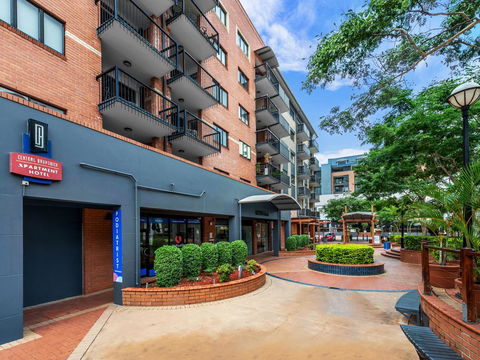Central Brunswick Apartment Hotel - Cruises Travel 26