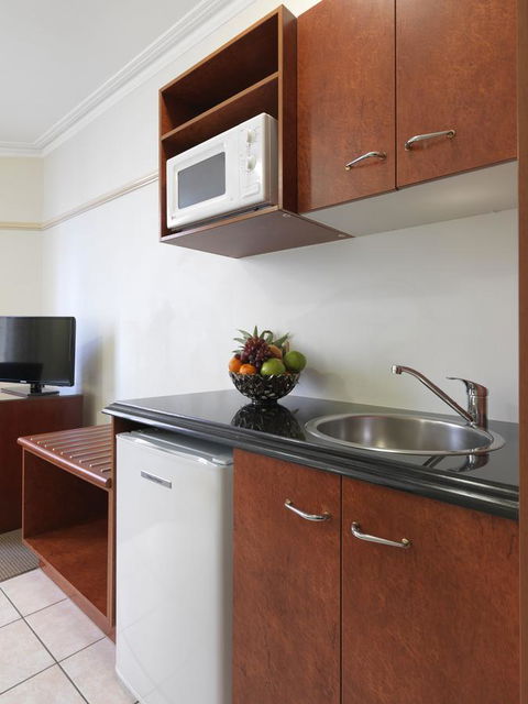 Adina Apartment Hotel Brisbane Anzac Square - Cruises Travel 4