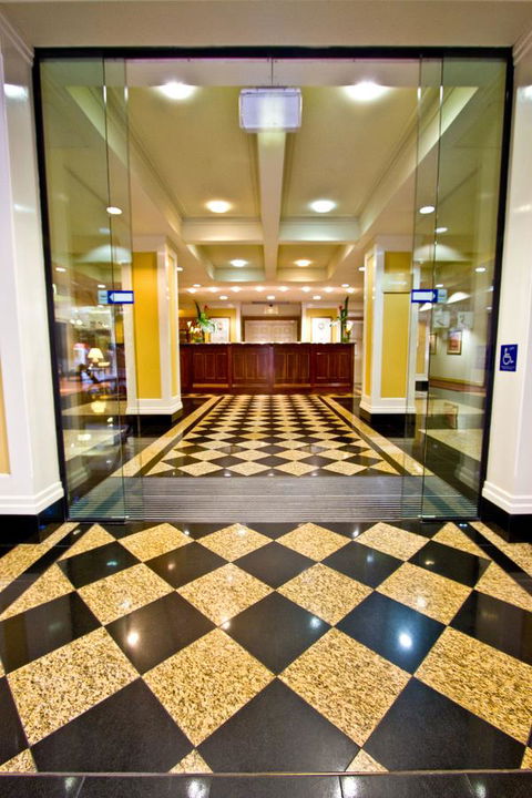 Adina Apartment Hotel Brisbane Anzac Square - Cruises Travel 12