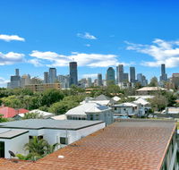 Kangaroo Point Central Hotel  Apartments - Cruises Travel
