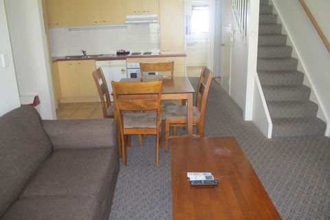 Spring Hill Mews Apartments - Cruises Travel 22