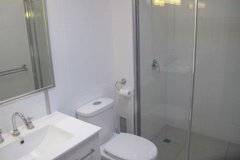 Spring Hill Mews Apartments - Cruises Travel 18