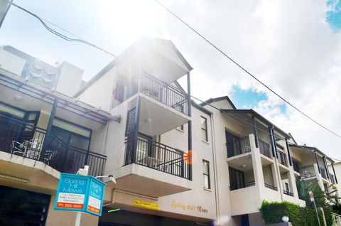 Spring Hill Mews Apartments - Cruises Travel 35