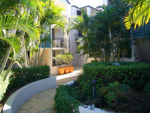 Spring Hill Mews Apartments - Cruises Travel 39