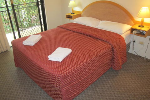 Spring Hill Mews Apartments - Cruises Travel 26