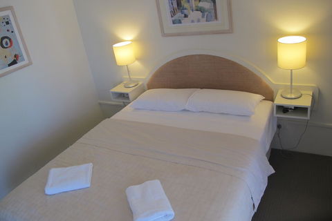 Spring Hill Mews Apartments - Cruises Travel 13