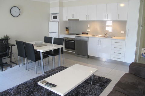 Spring Hill Mews Apartments - Cruises Travel 15