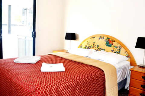 Spring Hill Mews Apartments - Cruises Travel 21