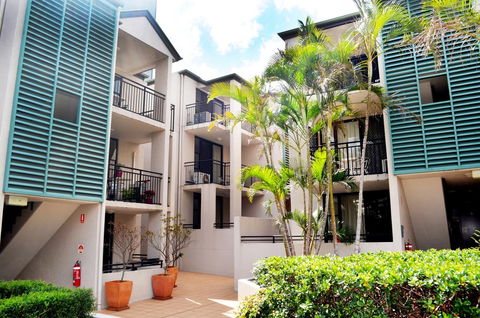 Spring Hill Mews Apartments - Cruises Travel 23