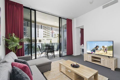 Oracle, 2 & 3 Bedroom Apartments - We Accommodate - Tourism Guide 4