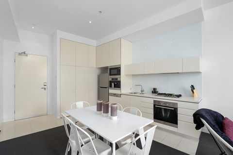 Oracle, 2 & 3 Bedroom Apartments - We Accommodate - Tourism Guide 3