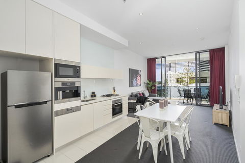 Oracle, 2 & 3 Bedroom Apartments - We Accommodate - Tourism Guide 2