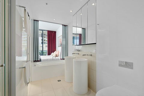 Oracle, 2 & 3 Bedroom Apartments - We Accommodate - Tourism Guide 1