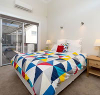 Waterstreet Apartment - Cruises Travel