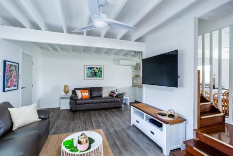 Wayfarers Beachouse - Rainbow Beach, Everything You Need, Just Metres To The Beach - Tourism Guide 2