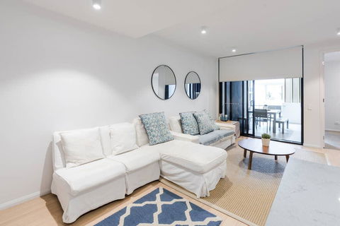 West End Executive Suite, On The Brisbane River. - Cruises Travel 2
