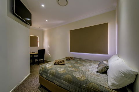 Western Downs Motor Inn - Travel Search 3