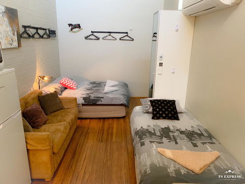 Westside Studio Apartments - Cruises Travel 2