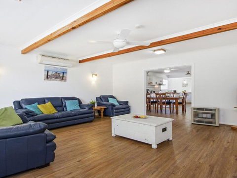 Whispering Waves - Relaxing Beach House - Travel Search 2