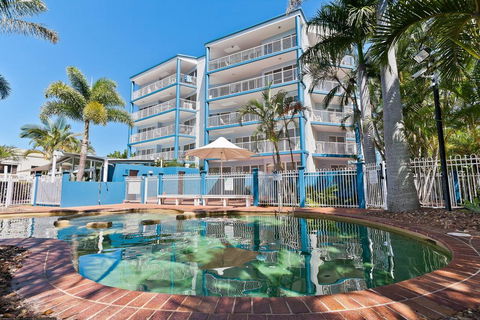 White Crest Luxury Apartments - Cruises Travel 1