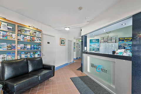 White Crest Luxury Apartments - Cruises Travel 3