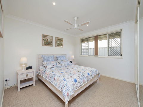 White Horses, 7A Achilles Street - Cruises Travel 3