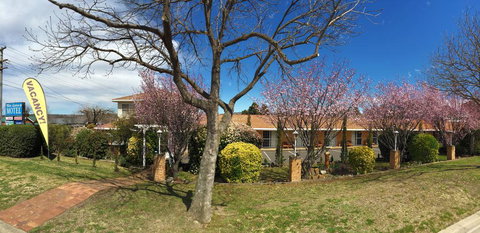 White Lanterns Motel - Travel Agents 3