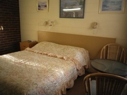 White Lanterns Motel - Tourism Guide 3