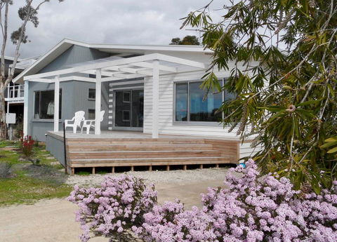 WHITE SHELLS HOLIDAY RENTAL - Travel Search 0