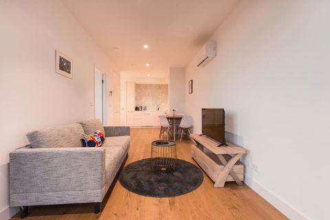 Whitehorse Tower Deluxe 1 Bedroom With View - Travel Search 2