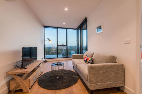 Whitehorse Tower Deluxe 1 Bedroom With View - Travel Search 0