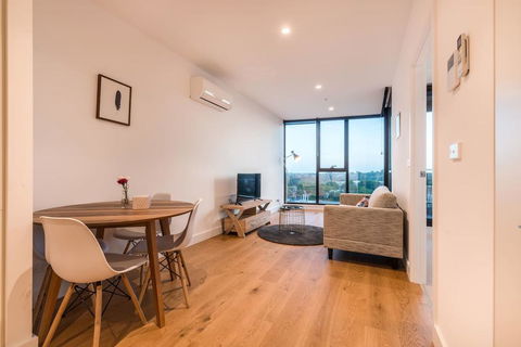 Whitehorse Tower Deluxe 1 Bedroom With View - Travel Search 1