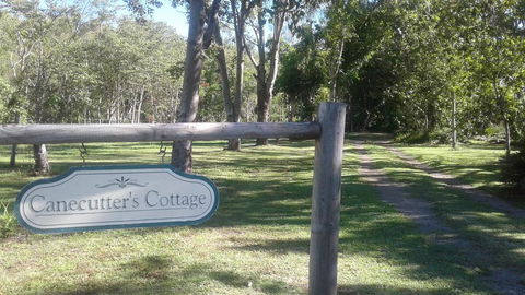 Whitsunday Cane Cutters Cottage - Travel Search 1