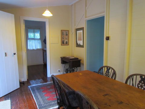 Whitsunday Cane Cutters Cottage - Travel Search 3