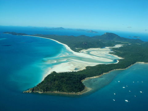 Whitsunday On The Beach - Travel Search 1
