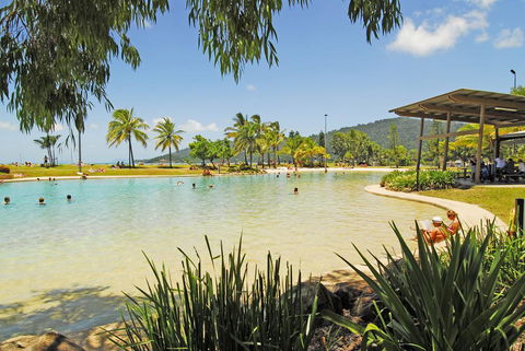 Whitsunday On The Beach - Travel Search 2