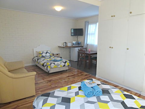 Whyalla Country Inn Motel - Travel Search 1