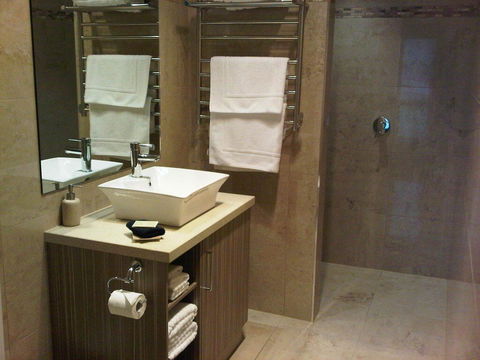 Wild Cattle Creek Estate - Cruises Travel 2