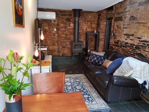 William Hunt's Retreat - Redwood Studio - Travel Search 0