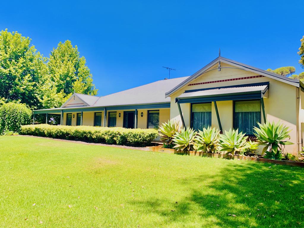 Golden Bay WA Tourism Guide
