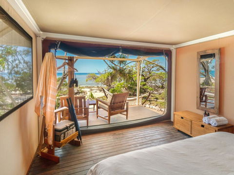 Wilson Island - Travel Search 1