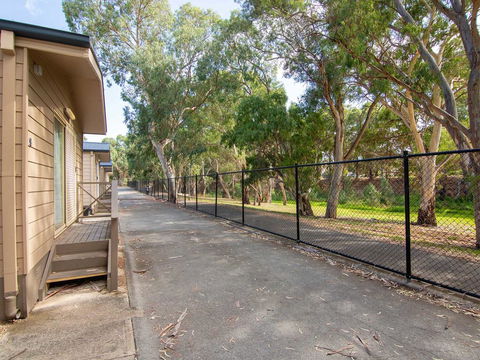 Windsor Gardens Caravan Park - Travel Agents 2