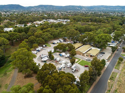 Windsor Gardens Caravan Park - Travel Agents 0