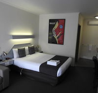 Wine Village Motor Inn - Cruises Travel