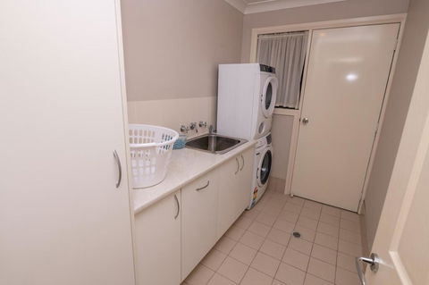 Wonderful Windred Modern, Comfy, Quiet - Travel Search 2