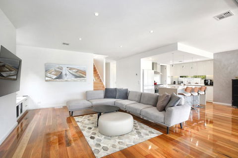 Xus Residence - Tourism Guide 2