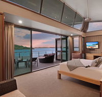 Yacht Club Villa 33 - Serenity - 4 Bedroom 4 Bathroom House Ocean Views 2 Buggies